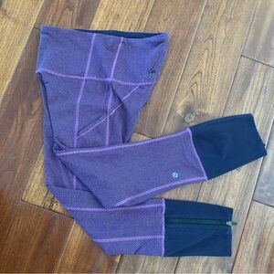 Lululemon Rebel Runner Crop Leggings Grape Black Herringbone Size 4 ankle zip